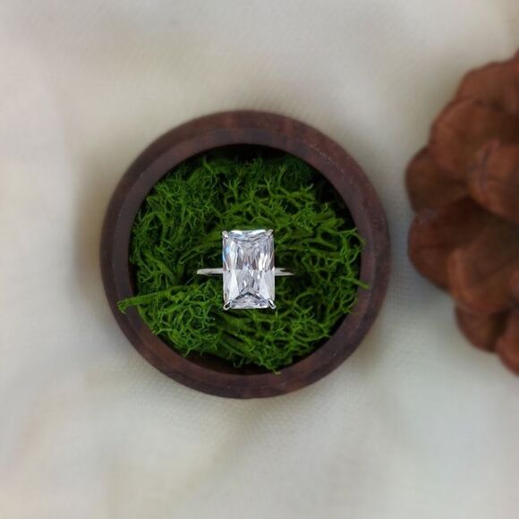 925 Silver Rectangular Cubic Zircon Engagement Ring - Picture 5 of 8